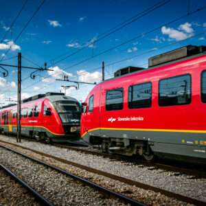 Vlak Siemens Desiro.