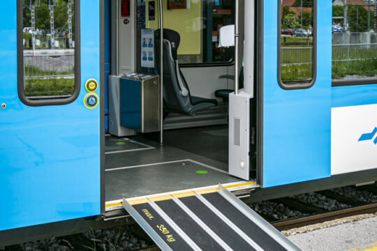 Prevoz oseb z omejeno mobilnostjo
